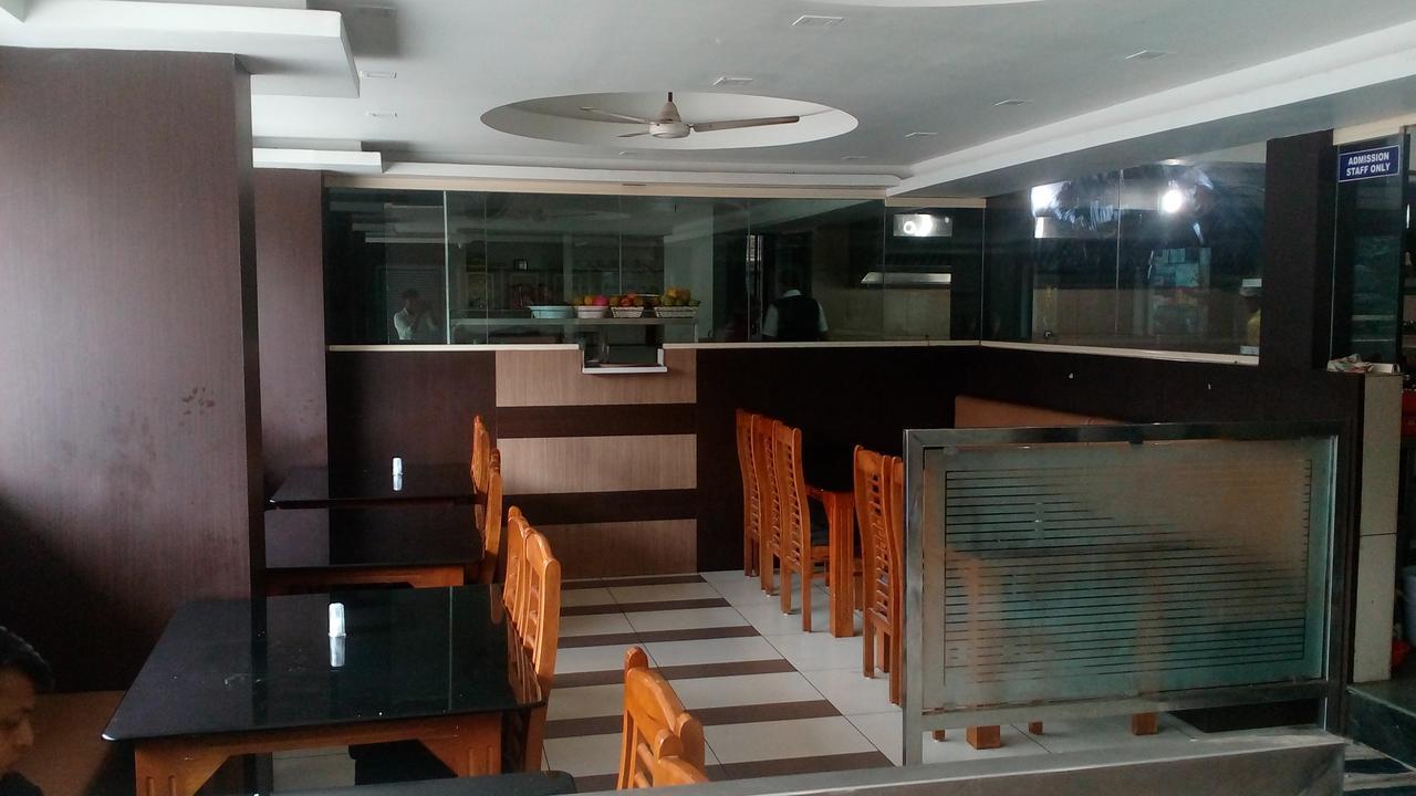 马拉普兰 Aarya Bhavan Residency酒店 外观 照片